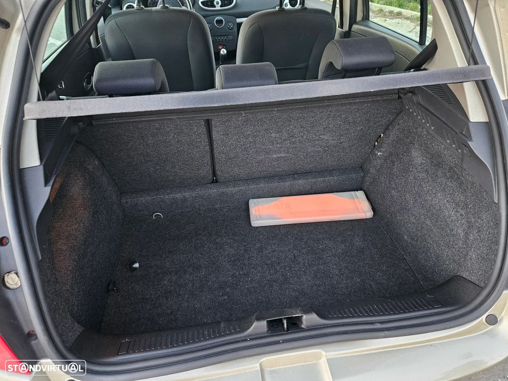 Renault Clio 1.2 16V Dynamique - 10