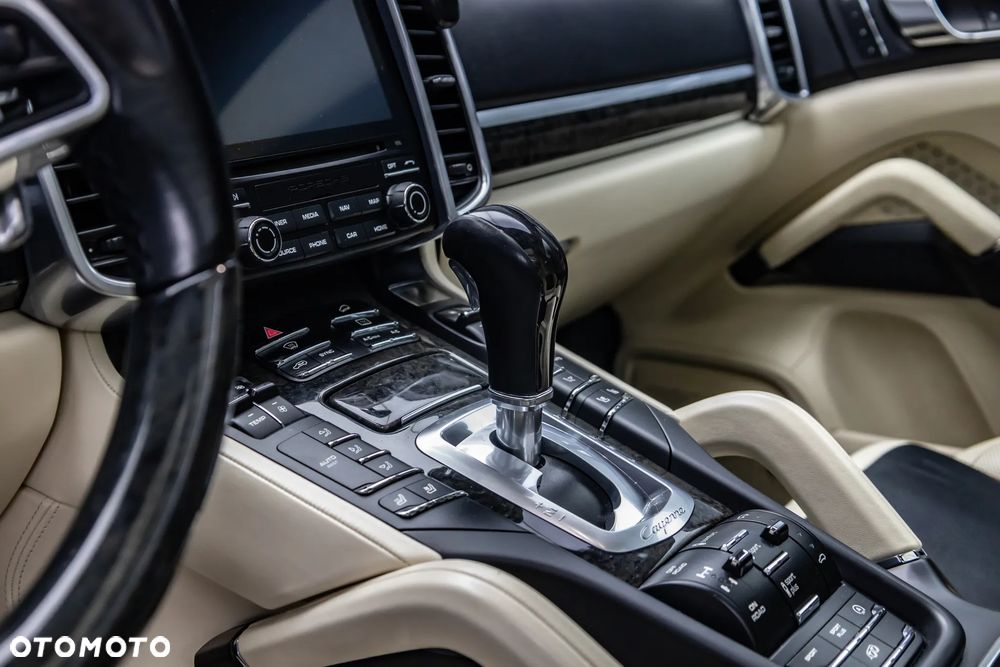 Porsche Cayenne - 7
