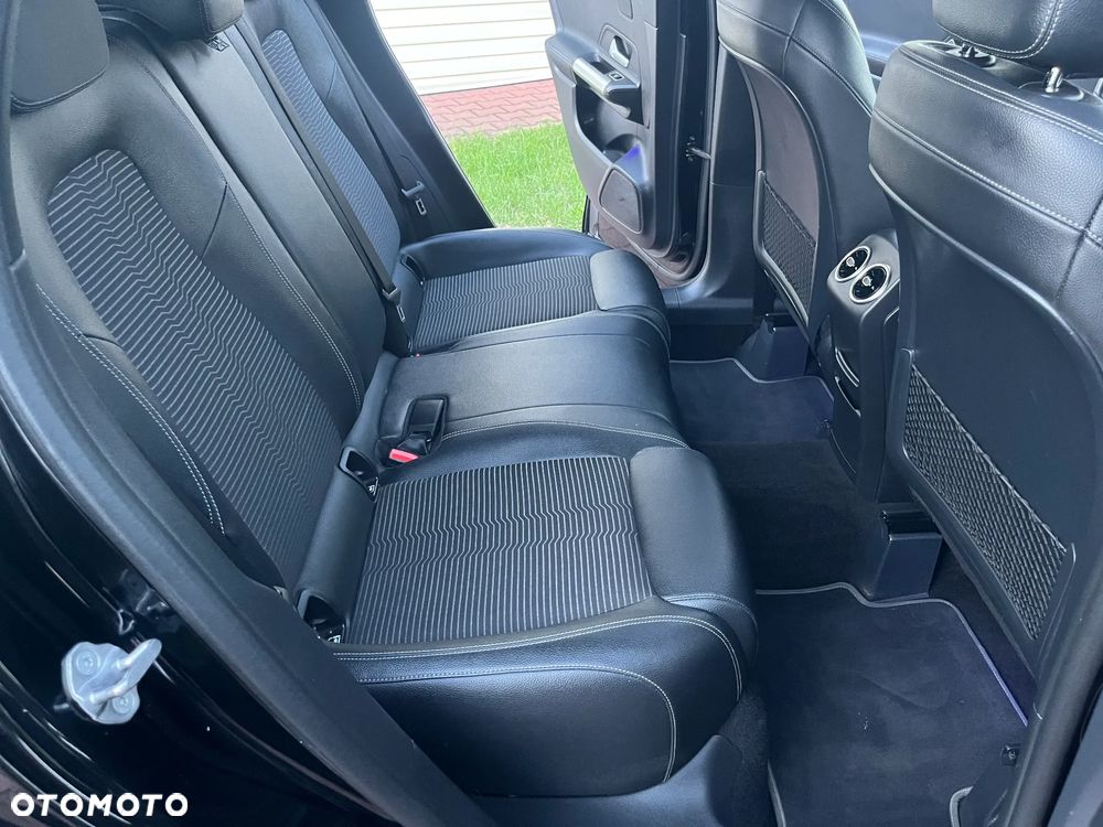 Mercedes-Benz GLA 200 Style - 23