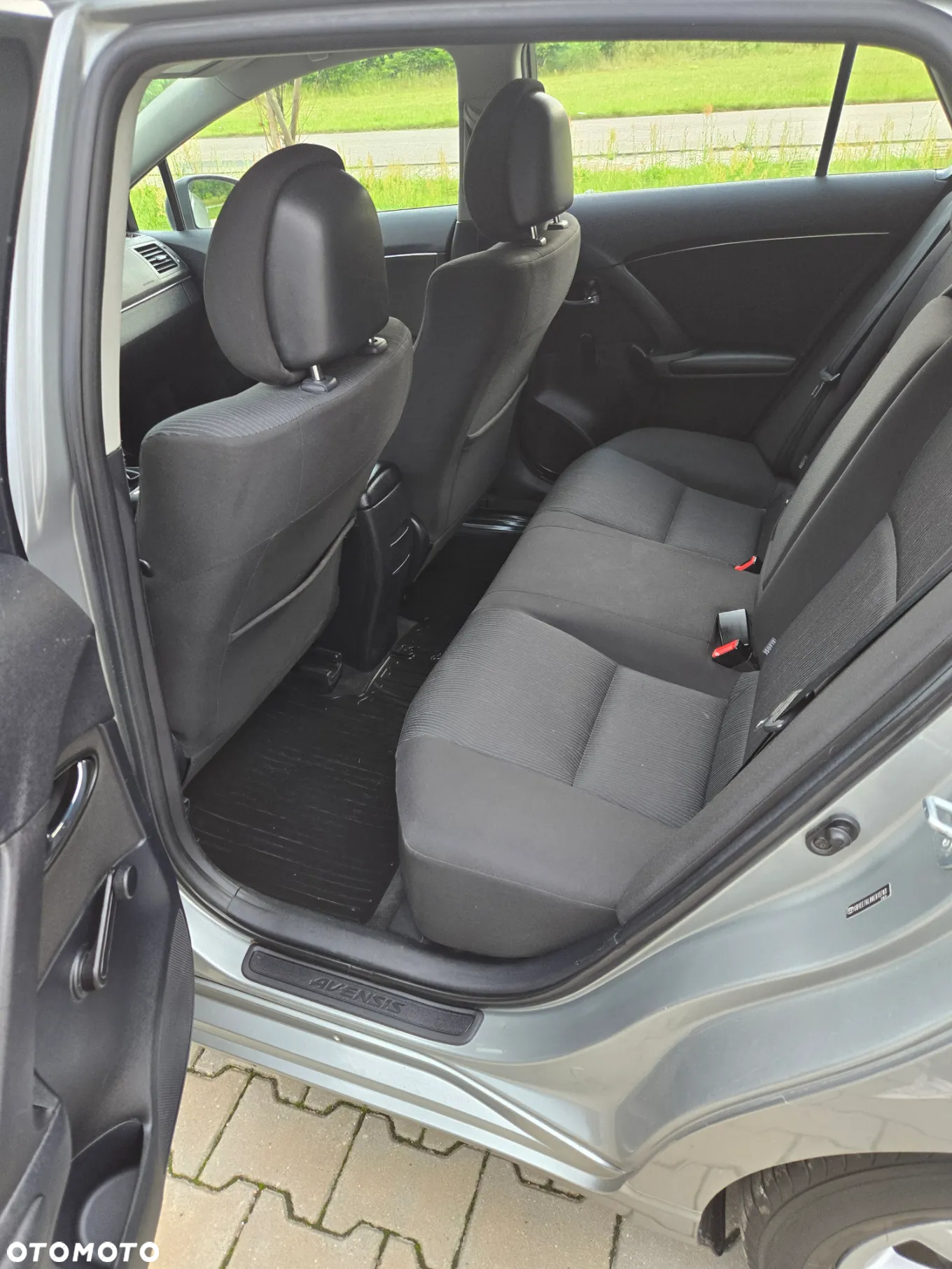 Toyota Avensis Combi 1.6 - 12