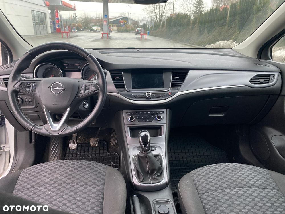 Opel Astra 1.2 T Elegance S&S - 10