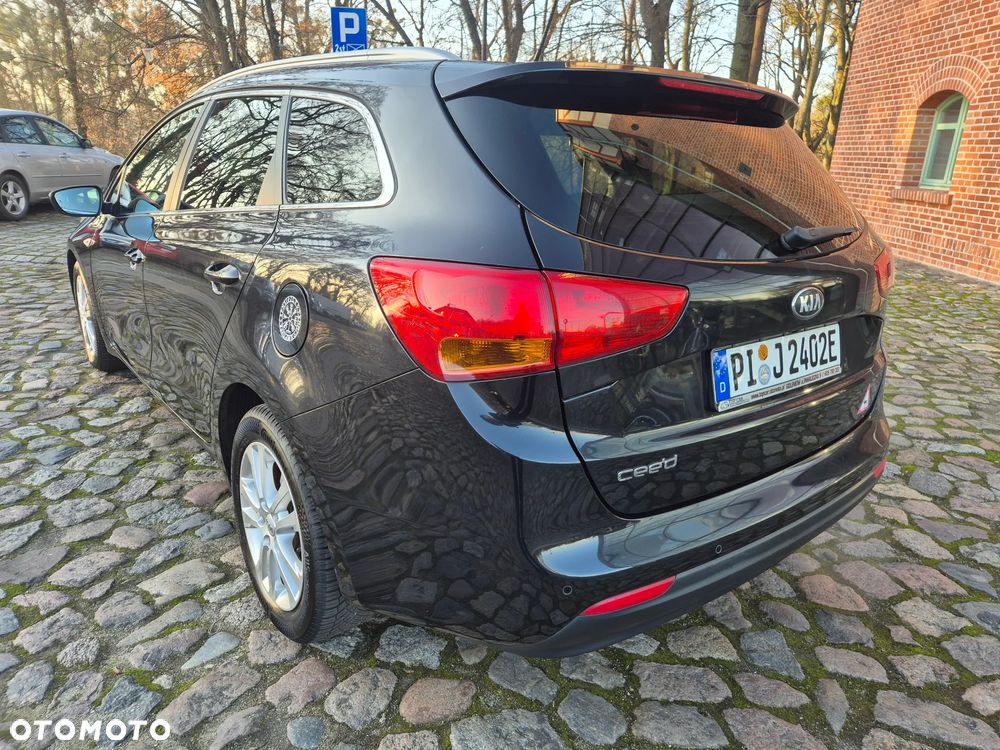 Kia Ceed 1.6 GDI Dream-Team Edition - 3
