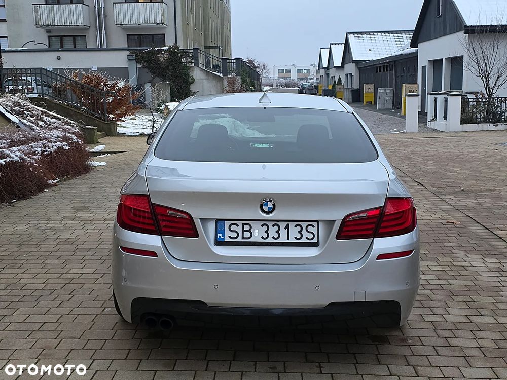 BMW Seria 5 525d xDrive - 22