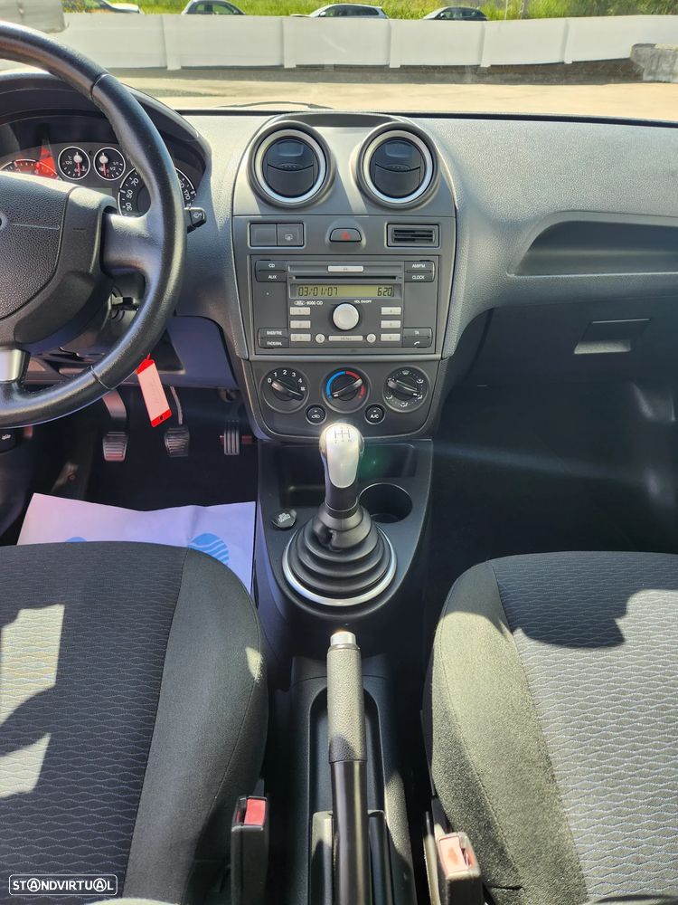 Ford Fiesta 1.4 Ghia Durashift EST - 11