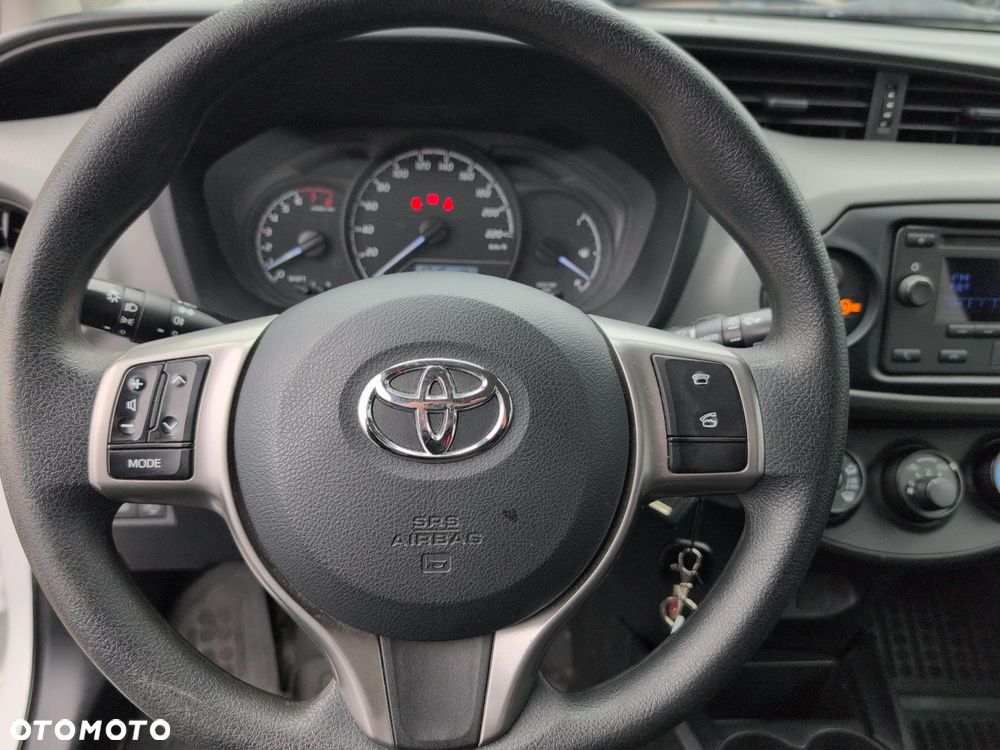 Toyota Yaris - 16