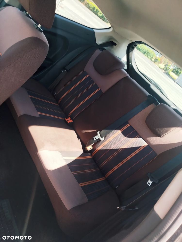 Ford Fiesta 1.25 Ambiente - 8