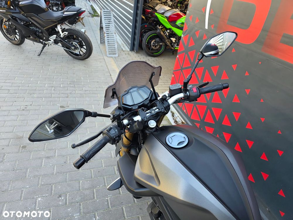 Yamaha MT - 16