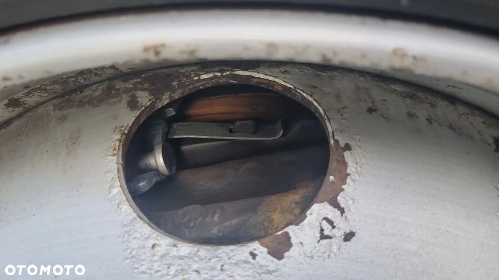 Mercedes-Benz MP4 - 7