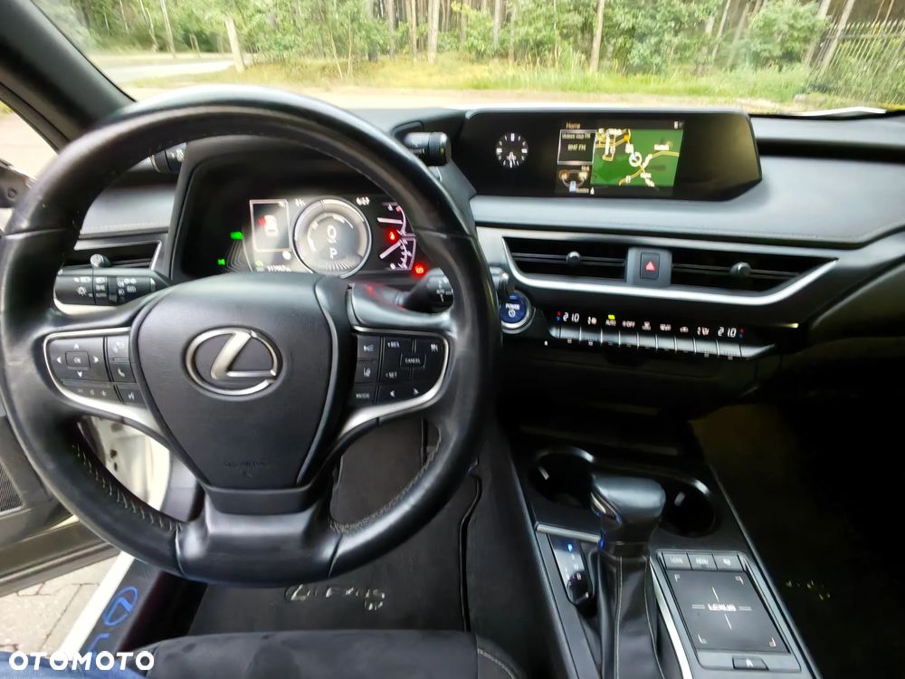 Lexus UX 250h Luxury Line - 13