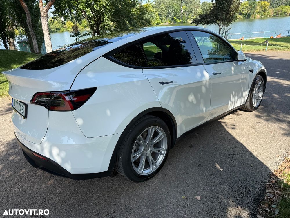 Tesla Model Y RWD - 4
