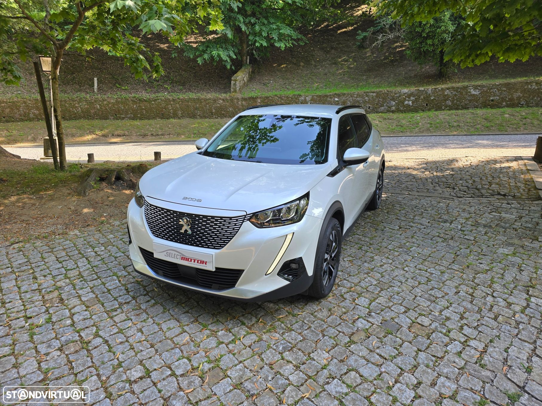 Peugeot e-2008 50 kWh Allure - 4