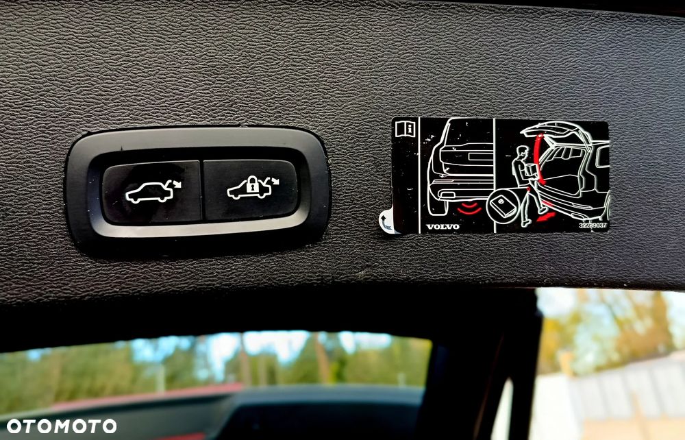 Volvo XC 40 T2 Momentum Core - 35