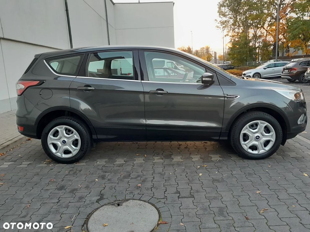 Ford Kuga 1.5 EcoBoost 2x4 Cool & Connect - 4
