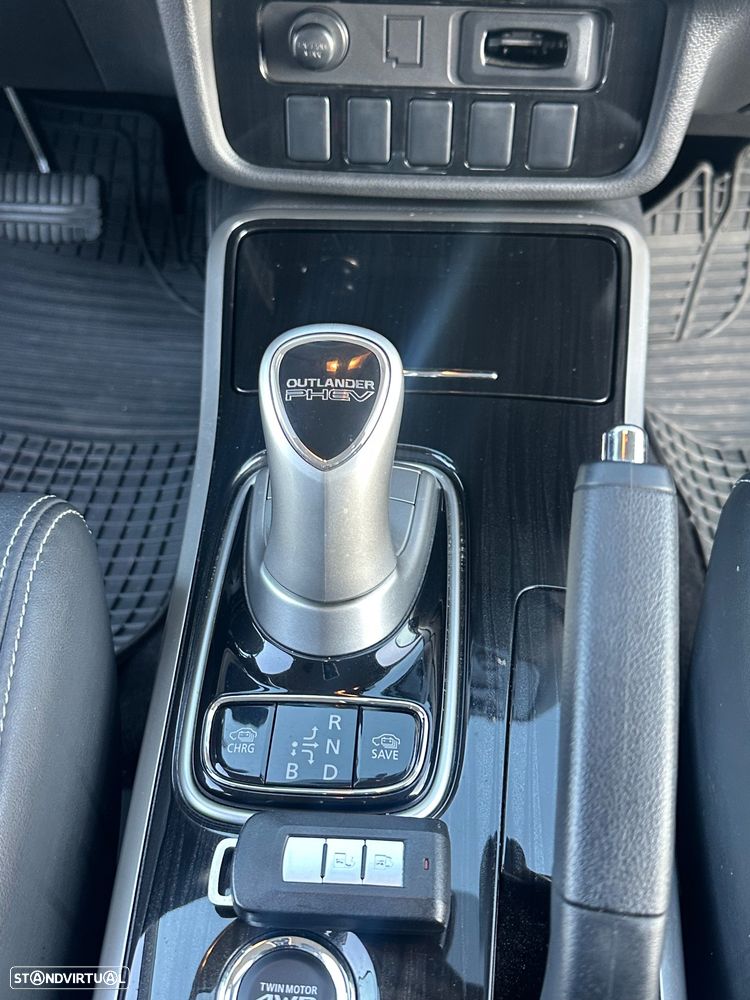 Mitsubishi Outlander 2.0 Intense Navi - 31