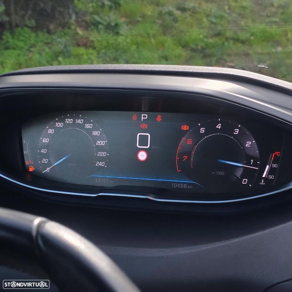 Peugeot 5008 PureTech 130 EAT8 Stop & Start Allure Pack - 5