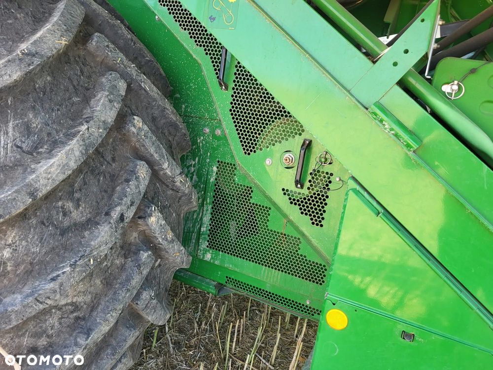 John Deere T670i - 19