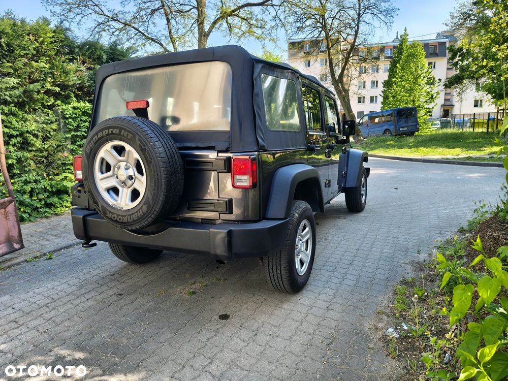 Jeep Wrangler - 5