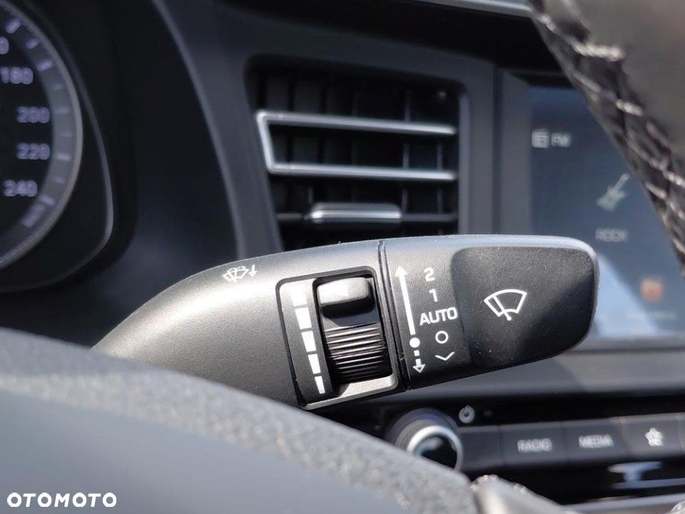 Hyundai Elantra - 15