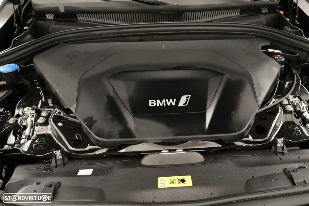BMW iX2 eDrive20 Pack Desportivo M - 27