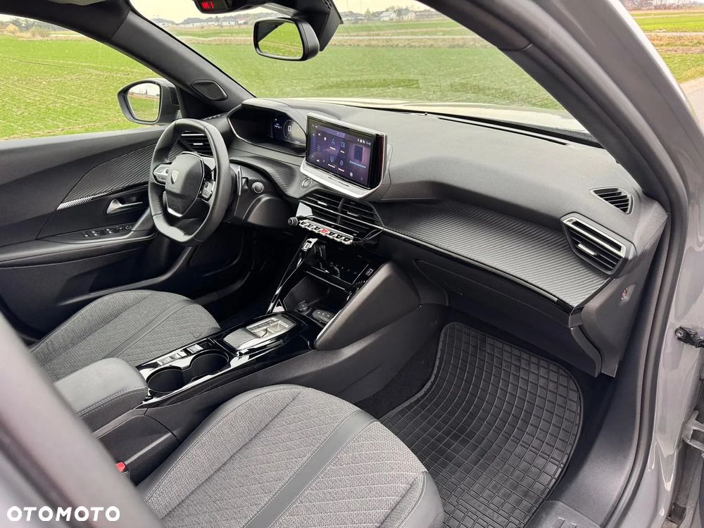 Peugeot 2008 BlueHDi 130 EAT8 Allure - 17