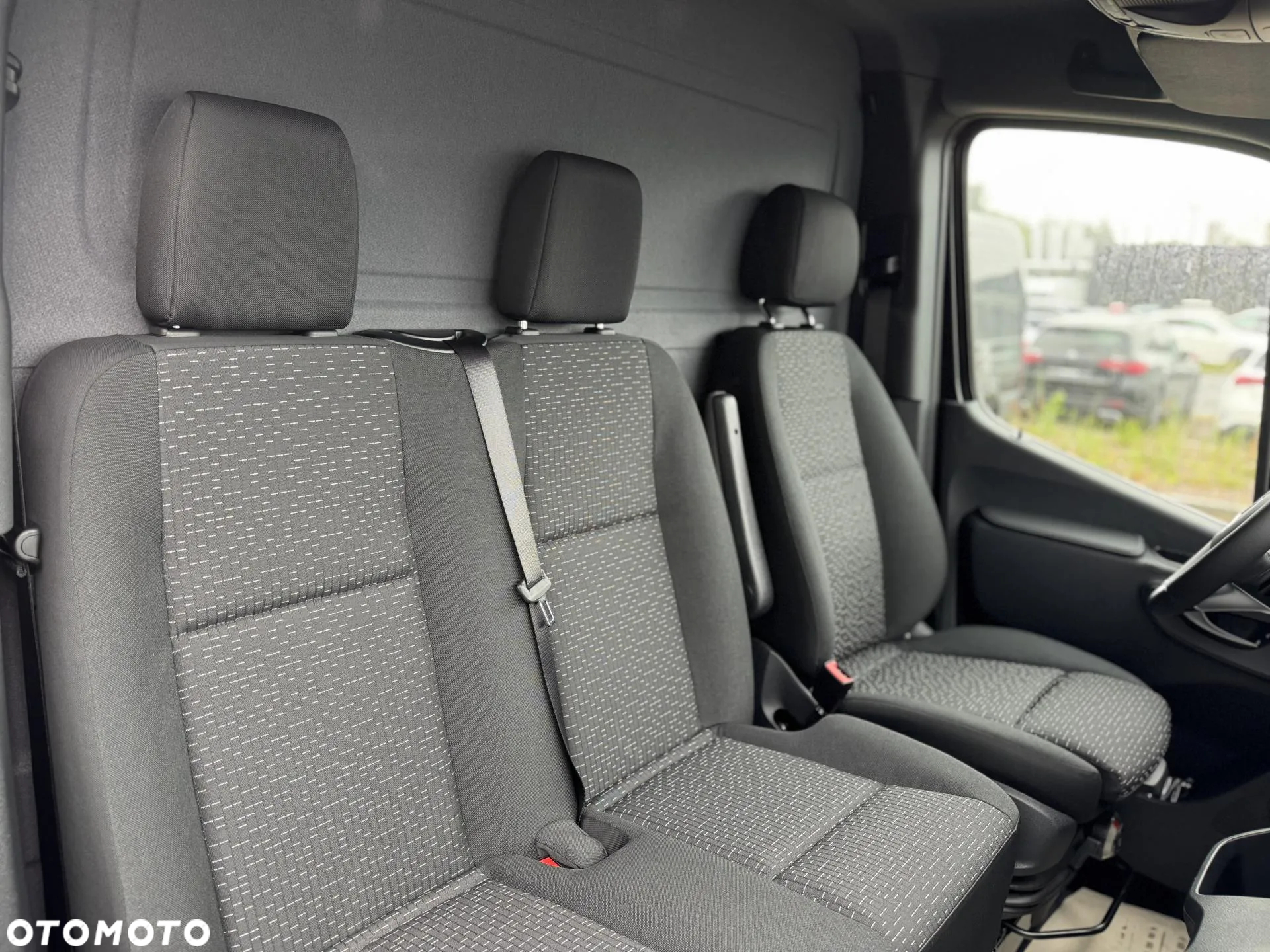 Mercedes-Benz Sprinter - 9