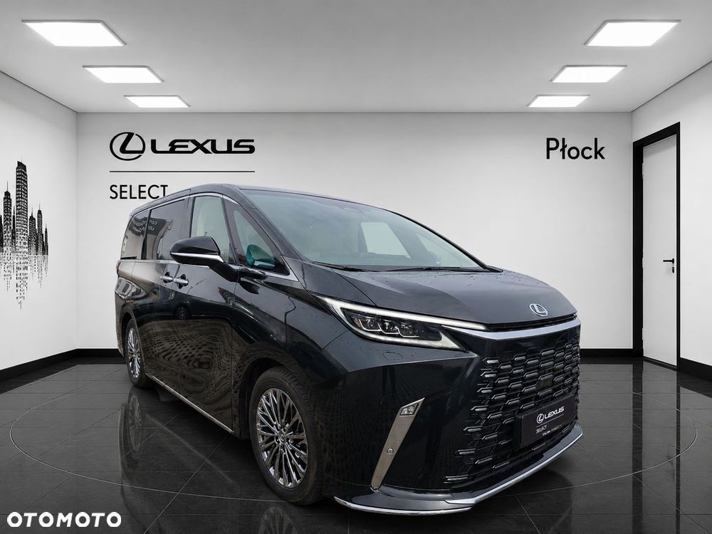Lexus LM - 4