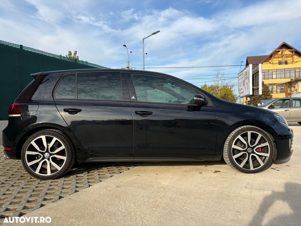 Volkswagen Golf 2.0 GTI adidas - 4