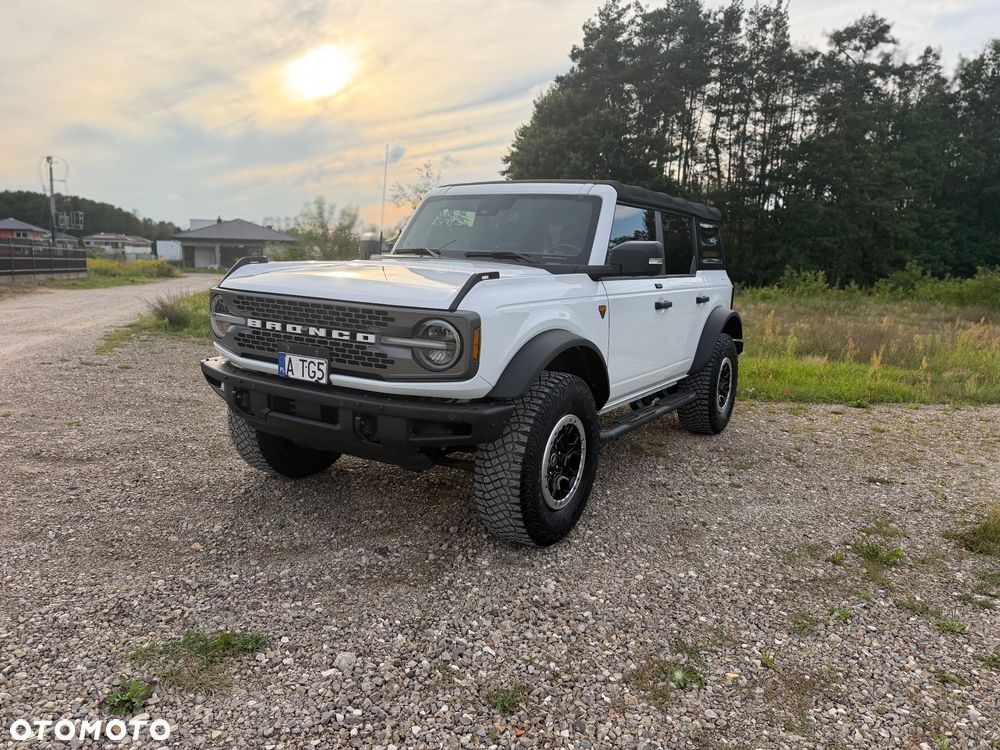 Ford Bronco - 14