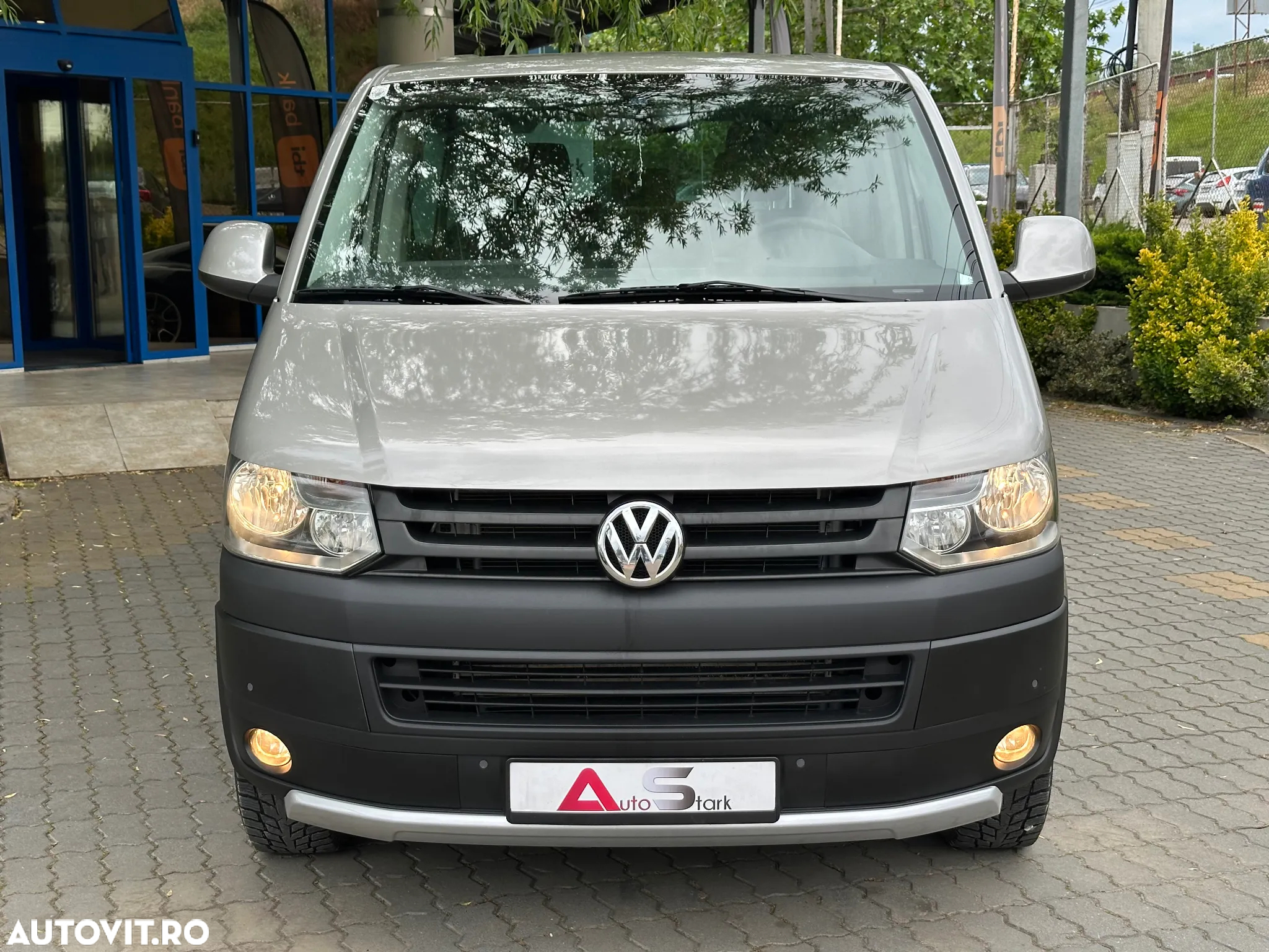 Volkswagen Multivan - 11