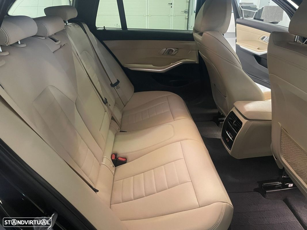 BMW 330 e Touring Pack M Auto - 29