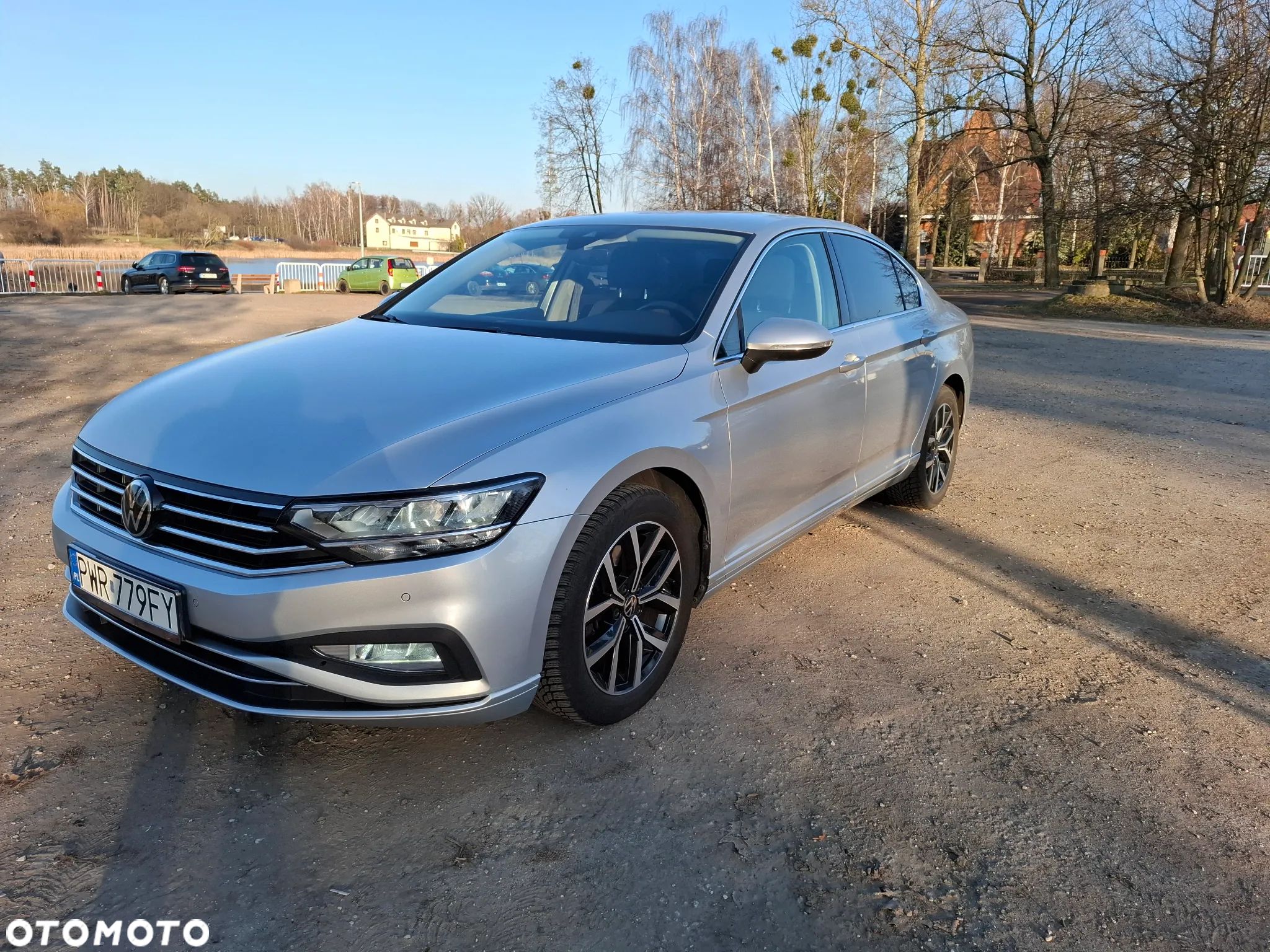 Volkswagen Passat - 1
