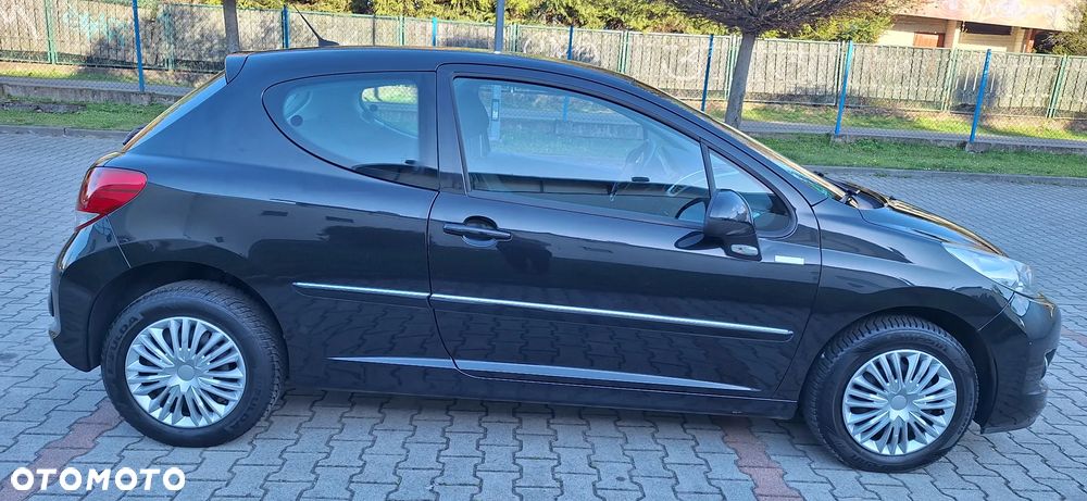 Peugeot 207 75 Millesim 200 - 12