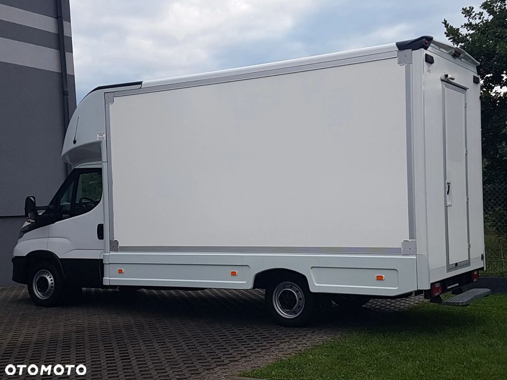 Iveco DAILY KONTENER NISKOPODŁOGOWY 4,43x2,23x2,42 SKLEP FOODTRUCK BAR KLIMA KONIOWÓZ KAMPER - 3