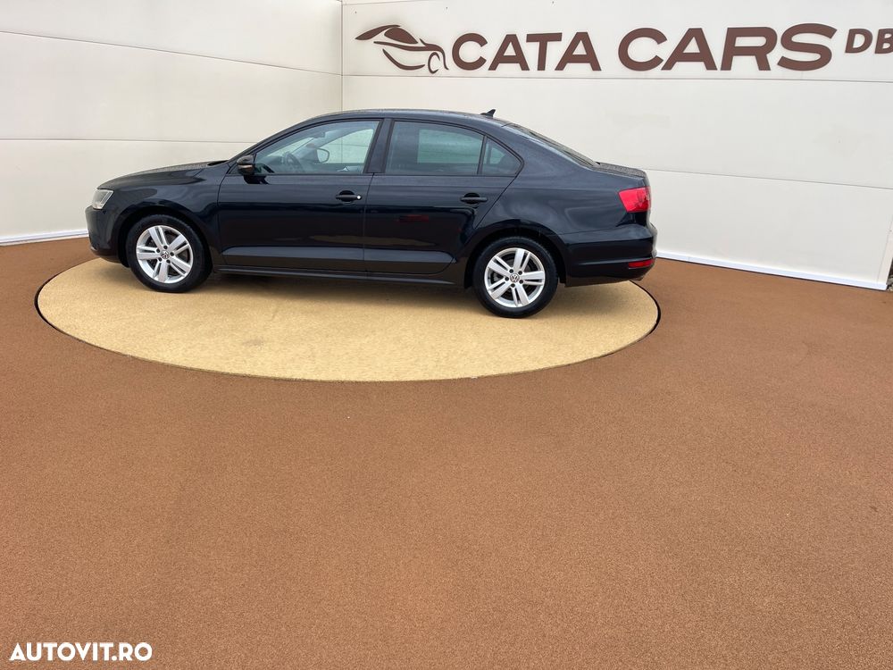 Volkswagen Jetta 1.6 TDI DSG Comfortline - 8