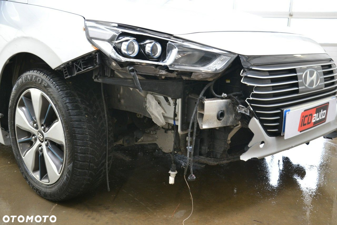 Hyundai IONIQ - 13