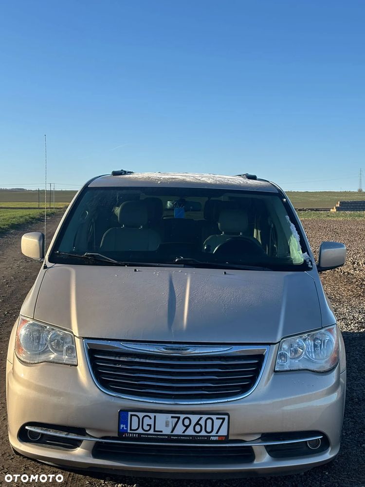 Chrysler Town & Country - 1