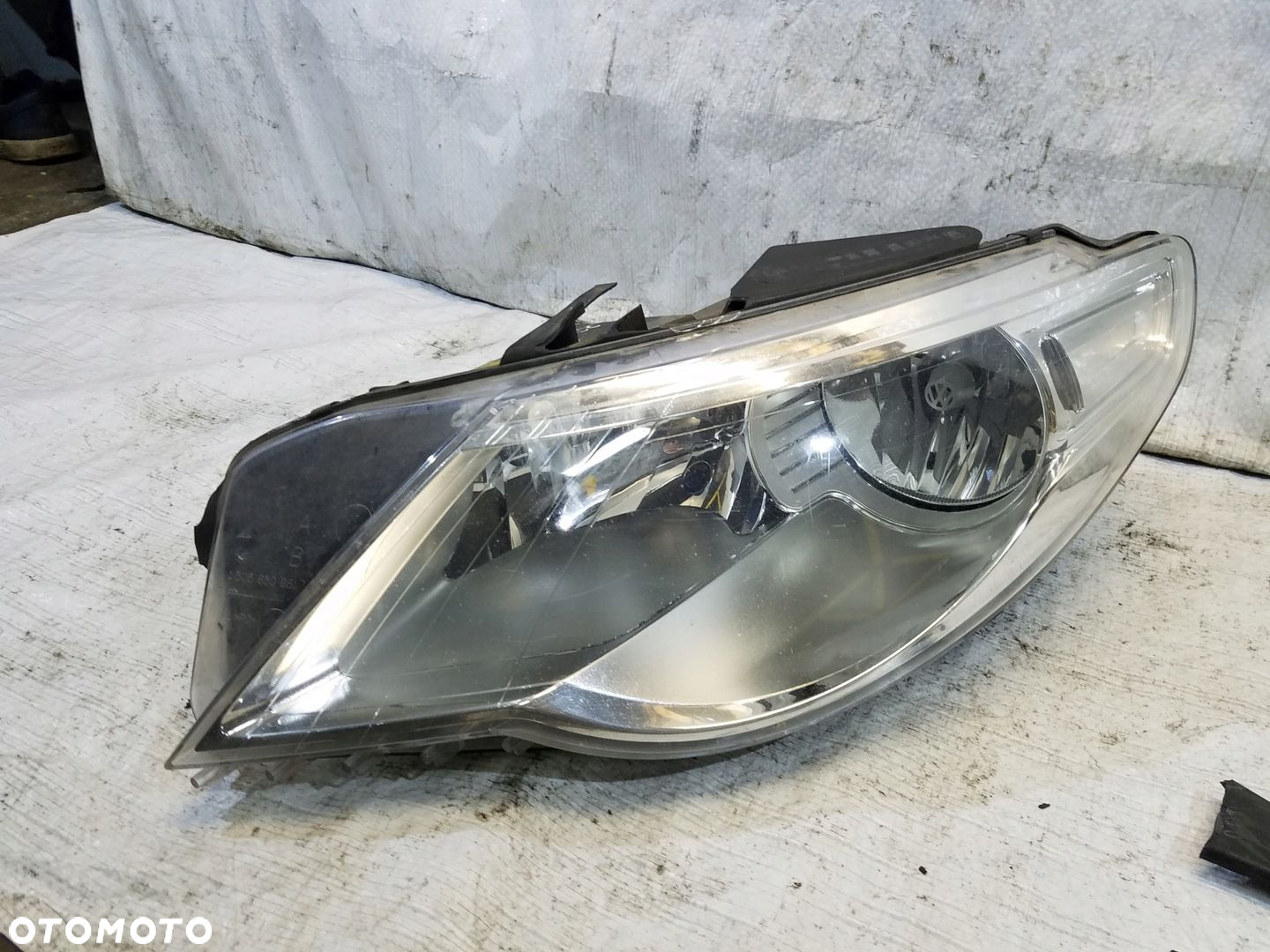 LAMPA PRZÓD LEWA VW PASSAT CC - 2