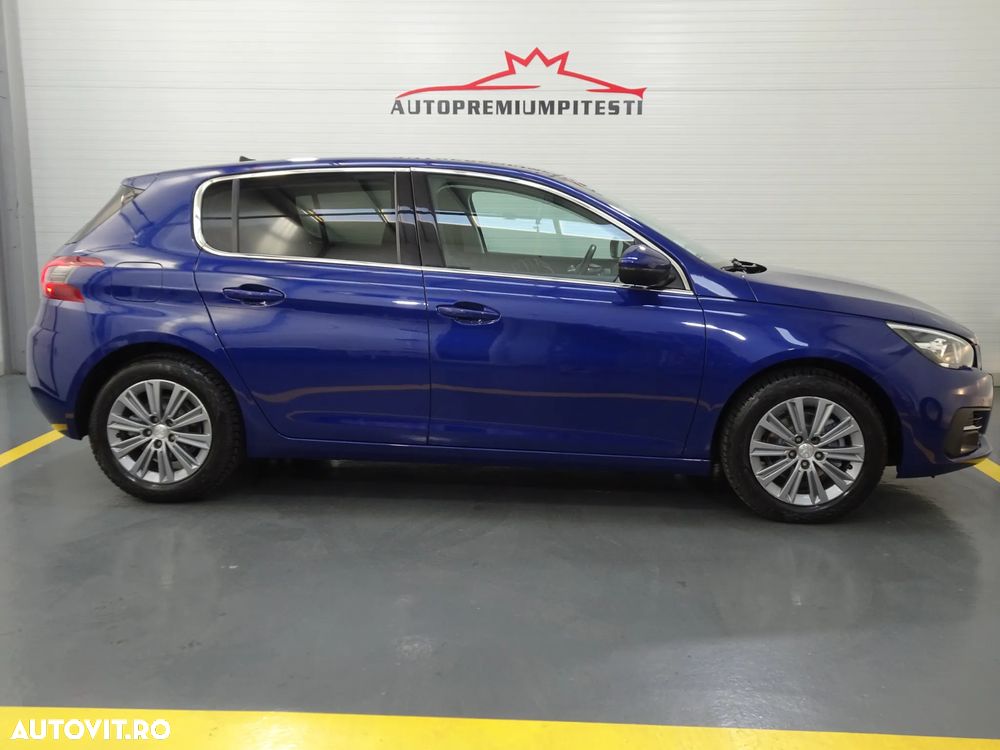 Peugeot 308 1.2 L PureTech Turbo S&S Allure - 18