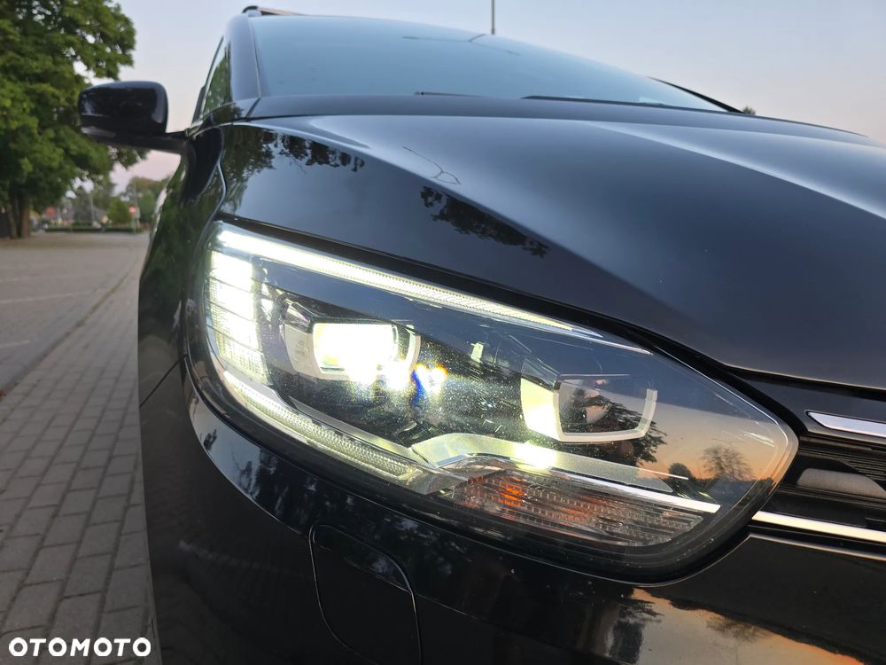 Renault Grand Scenic - 16