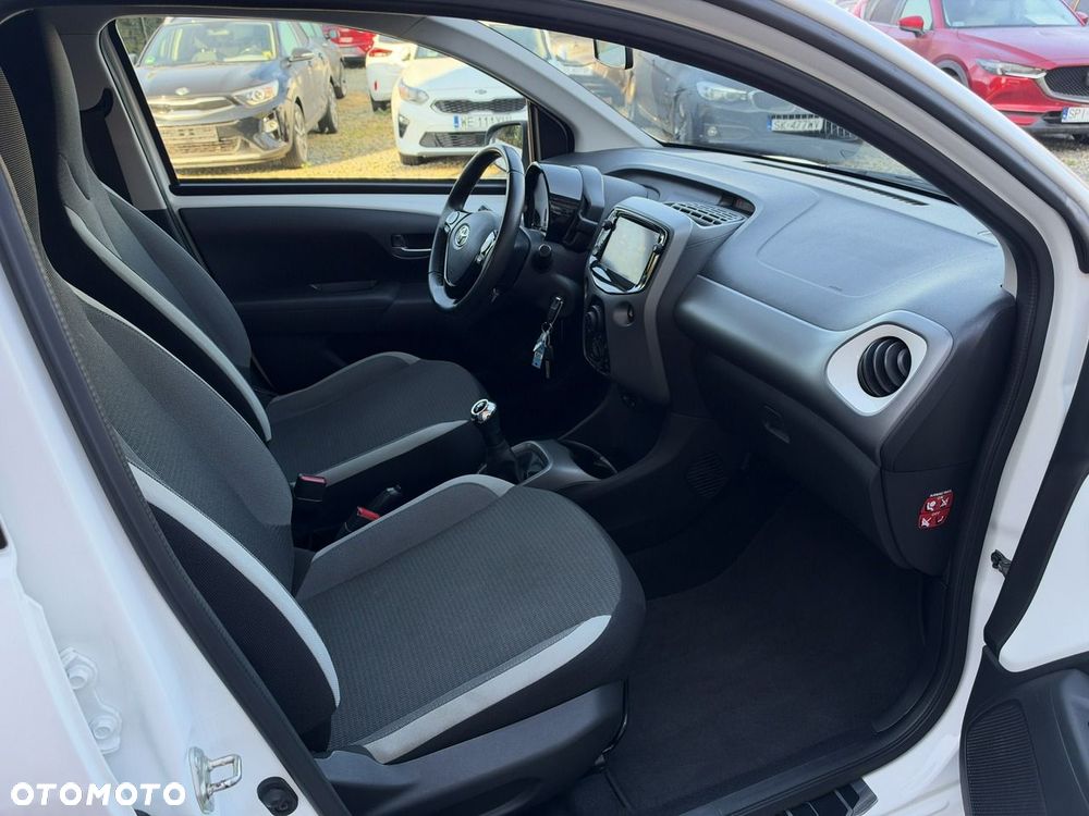 Toyota Aygo x-play - 23