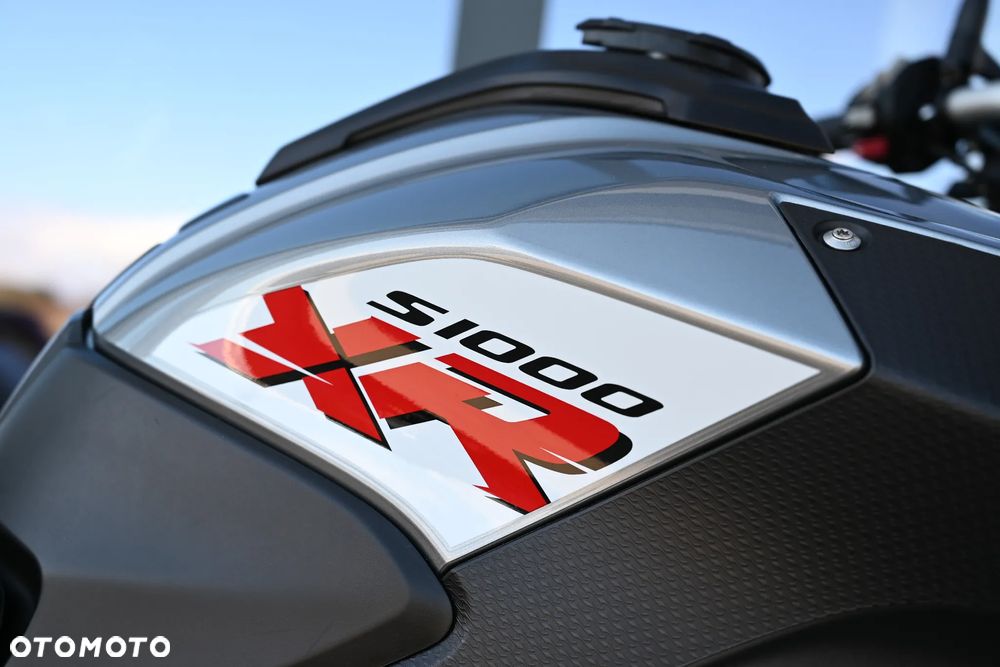 BMW XR - 33