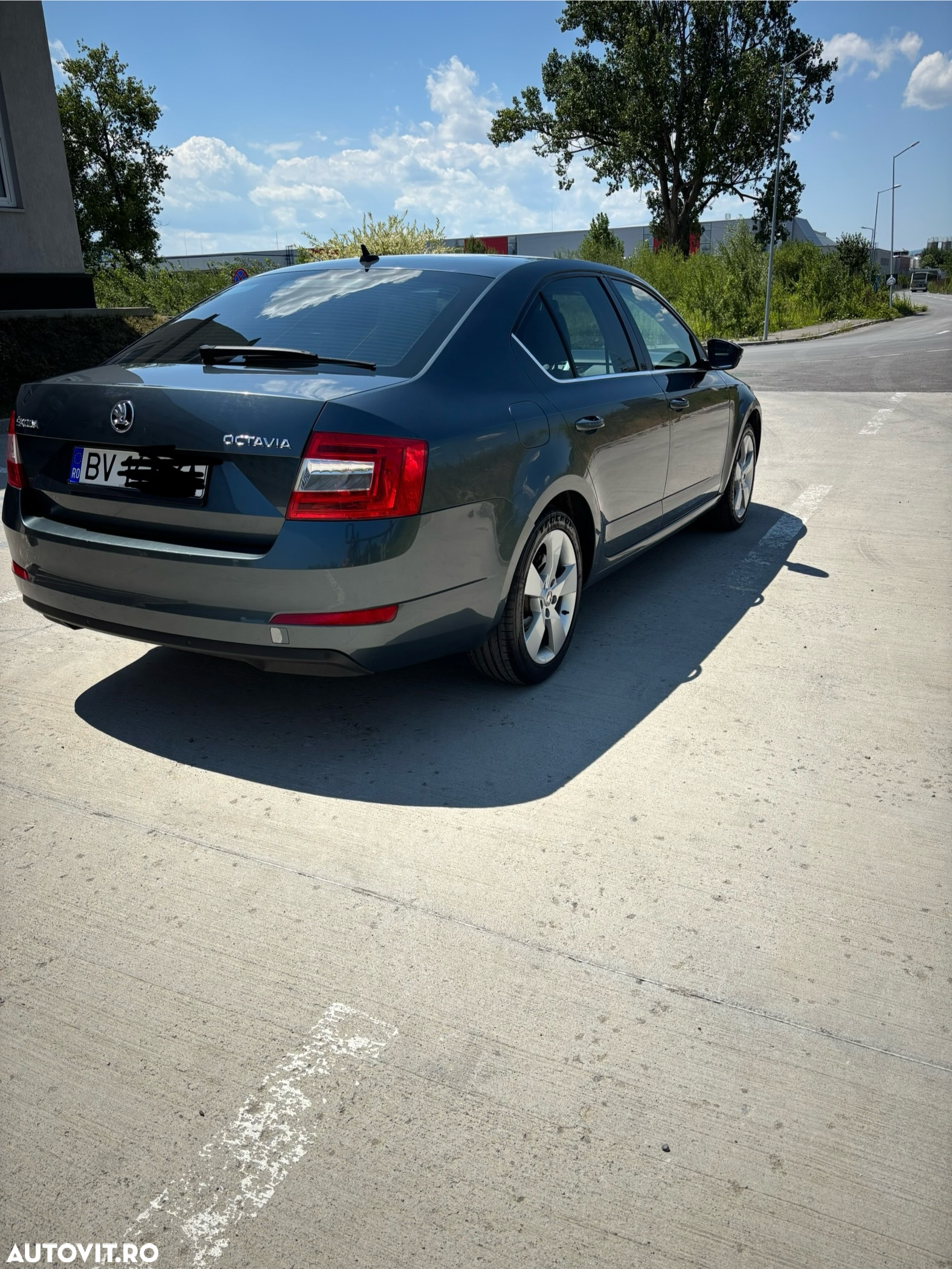 Skoda Octavia 2.0 TDI DSG Ambition - 3