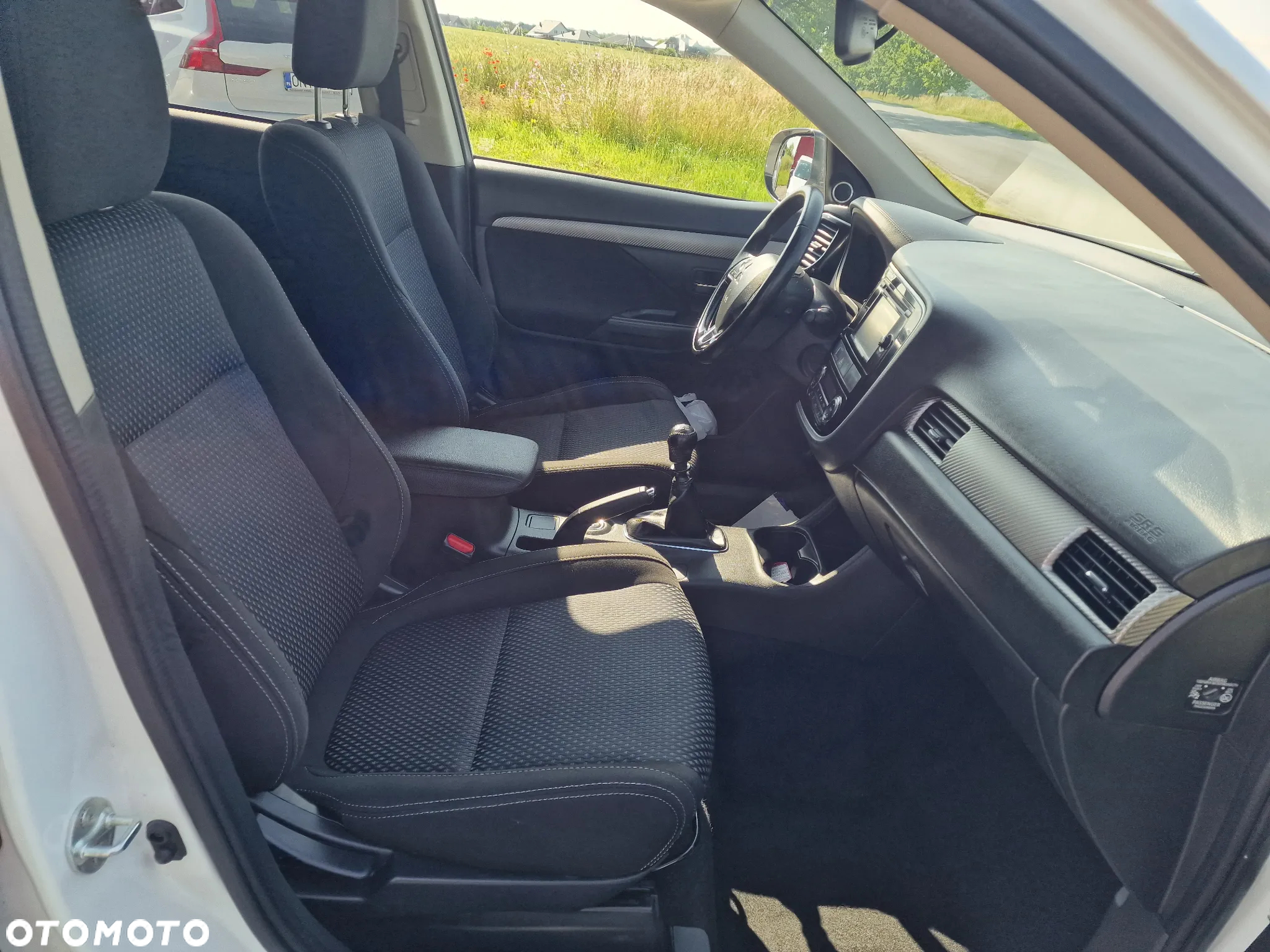 Mitsubishi Outlander 2.2 DID Intense + 4WD - 29