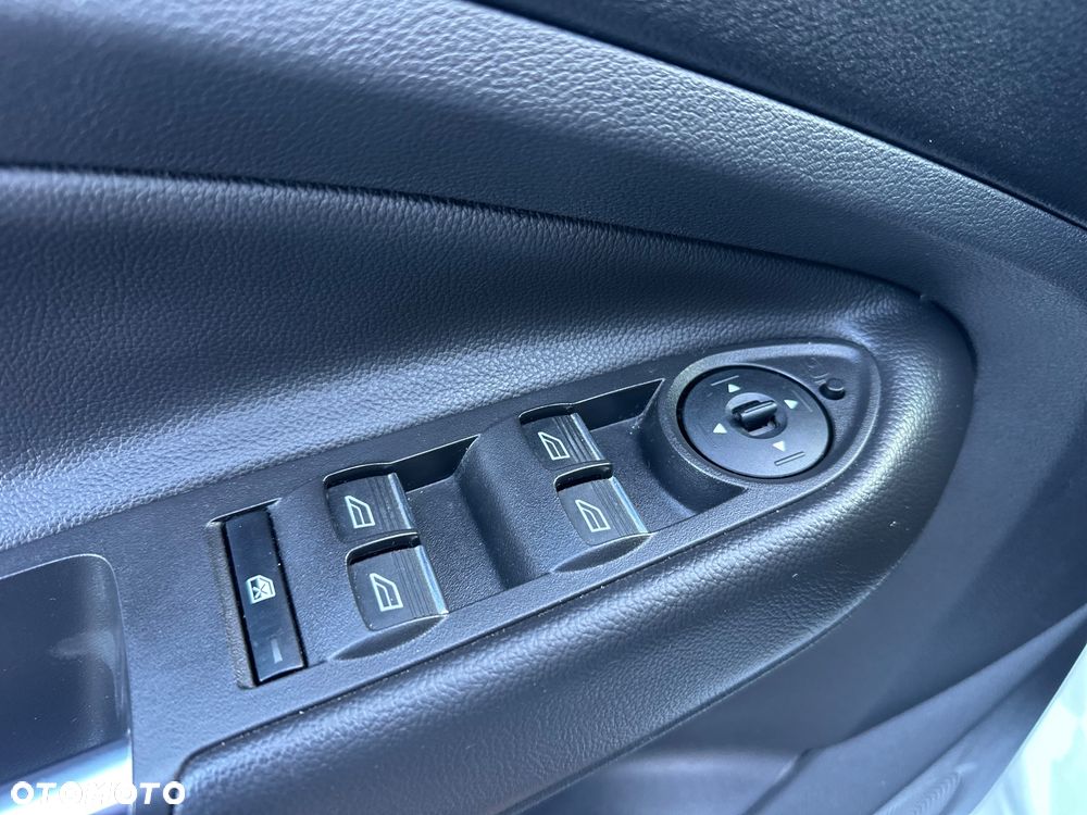 Ford Kuga 2.0 TDCi 2x4 ST-Line - 11