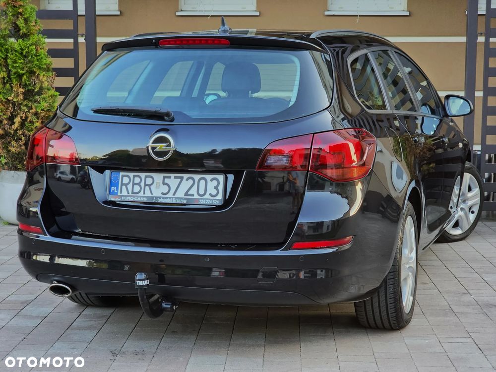 Opel Astra 1.4 T Cosmo - 4