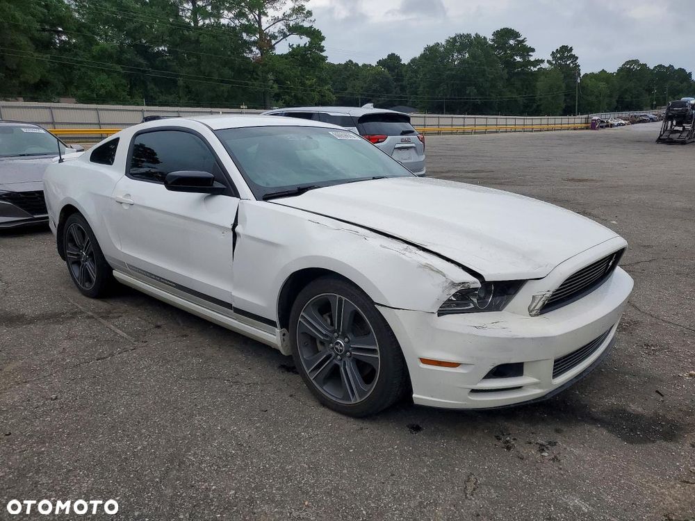 Ford Mustang 3.7 V6 Premium - 5