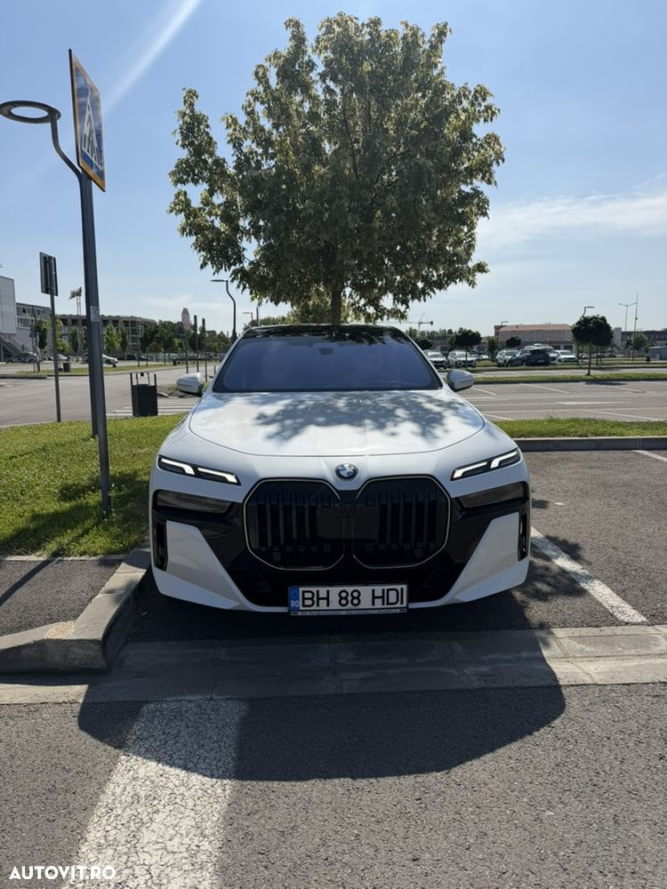 BMW Seria 7 740d xDrive MHEV - 16