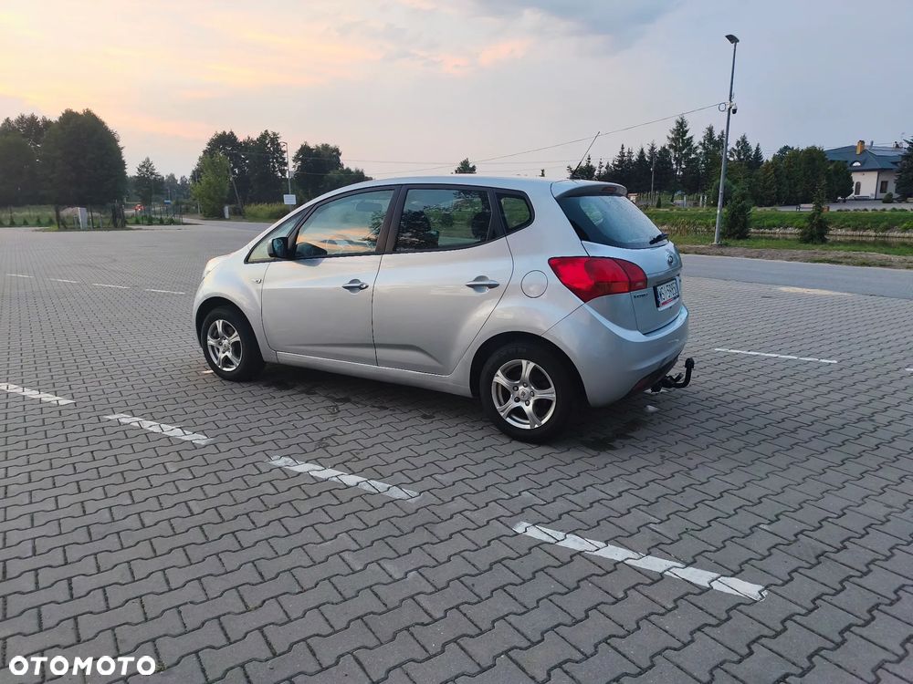 Kia Venga - 12