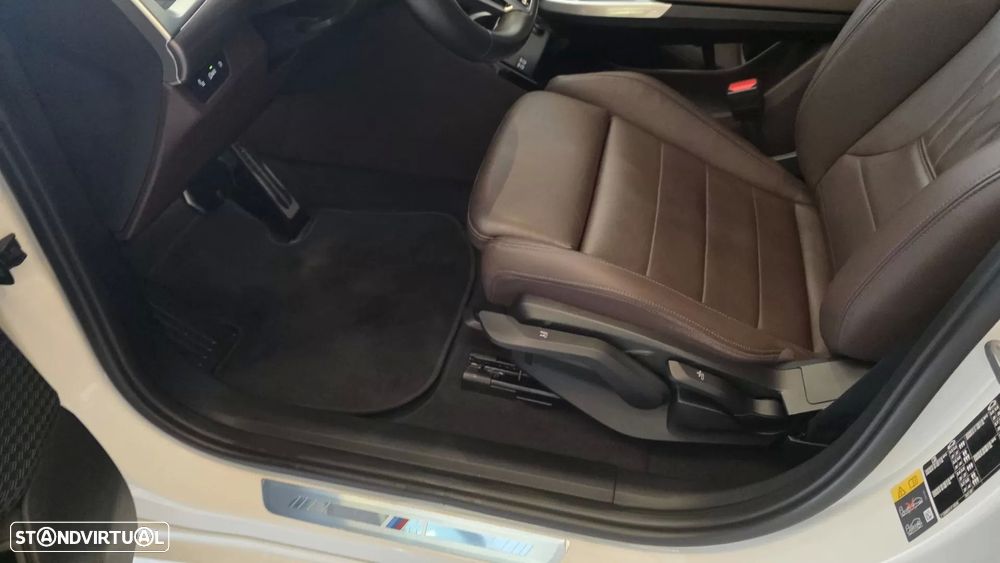 BMW iX1 xDrive30 Pack Desportivo M - 41