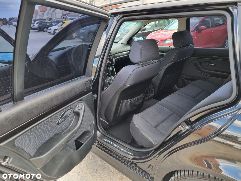 BMW Seria 5 525i - 12